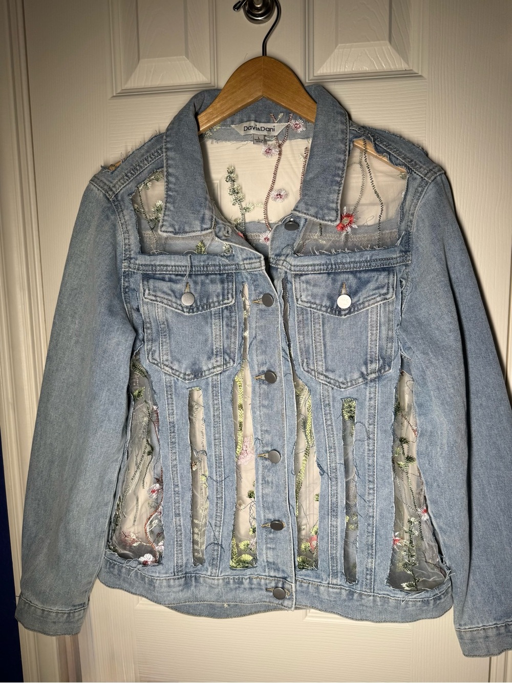 DAVI & DANI Sz L Light Blue Denim Jacket with Embroidered Mesh Insets
